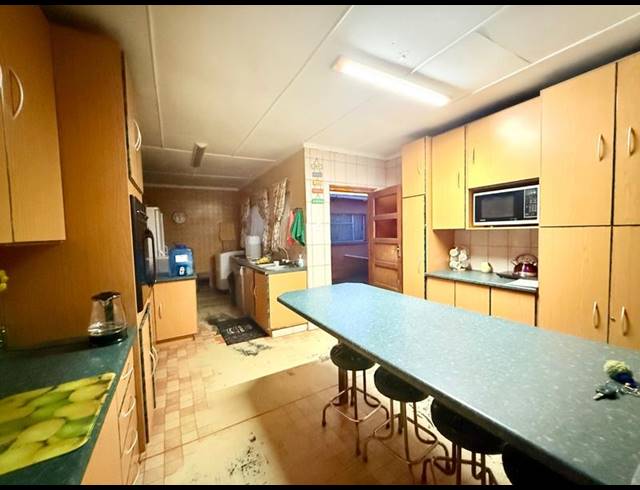4 BEDROOM HOUSE FOR SALE IN VANDERBIJLPARK CE 2